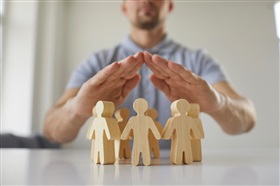 Administrateur de personne protégée : un projet de loi pour la clarification du statut